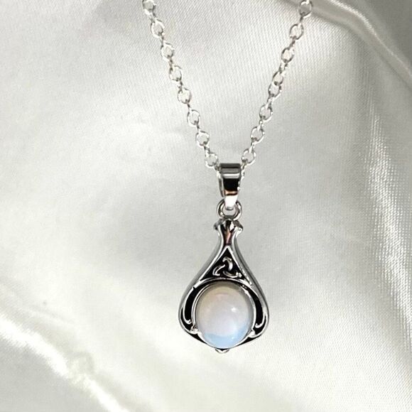 AVI Dainty Moonstone & Sterling Silver Necklace - Picture 1 of 14